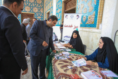 میز خدمت جهاددانشگاهی در مصلی نماز جمعه شیراز